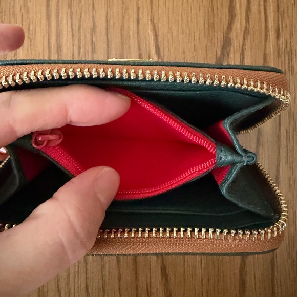 Dooney & Bourke Forest Green Leather Wallet - Picture 4 of 5